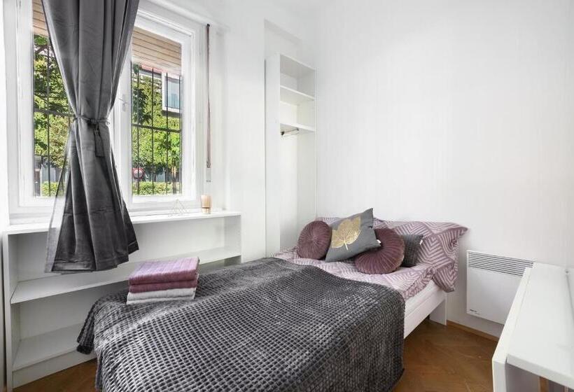 پانسیون Buda Centre Homes By The Allee Shopping Mall