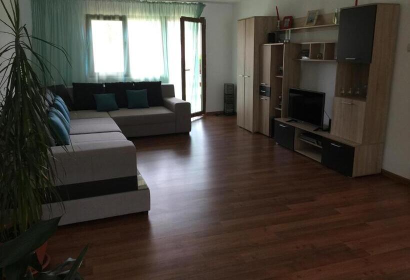 ペンション Casa Elena Eselnita