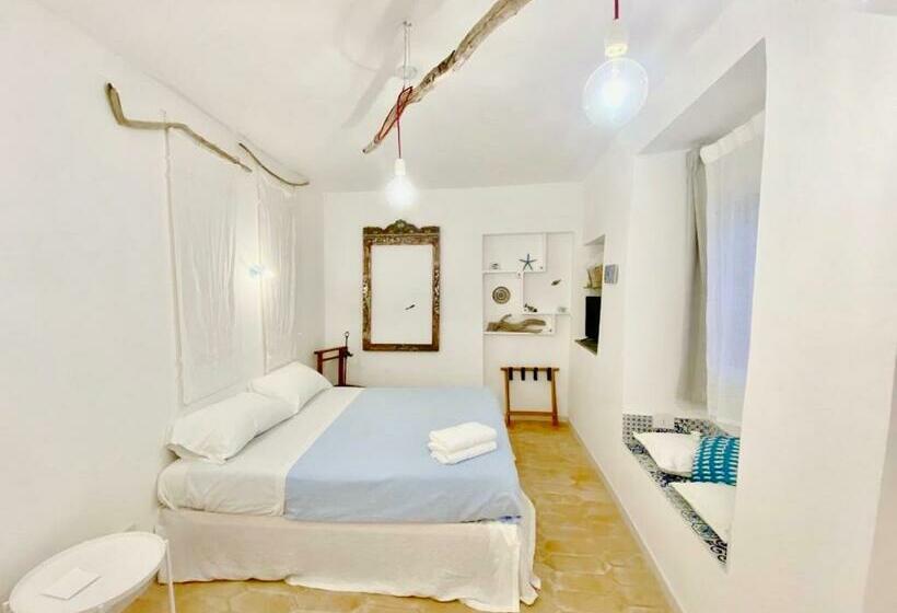 Пансион Il Ciclope   La Camera Sotto Il Faro