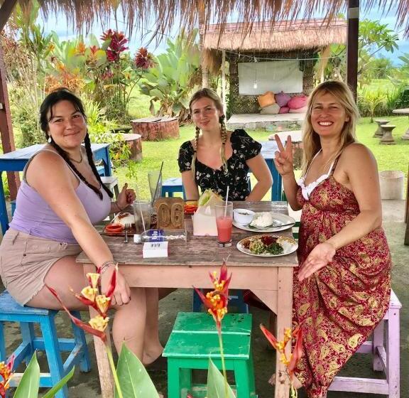 פנסיון Kubu Bakas Guest House