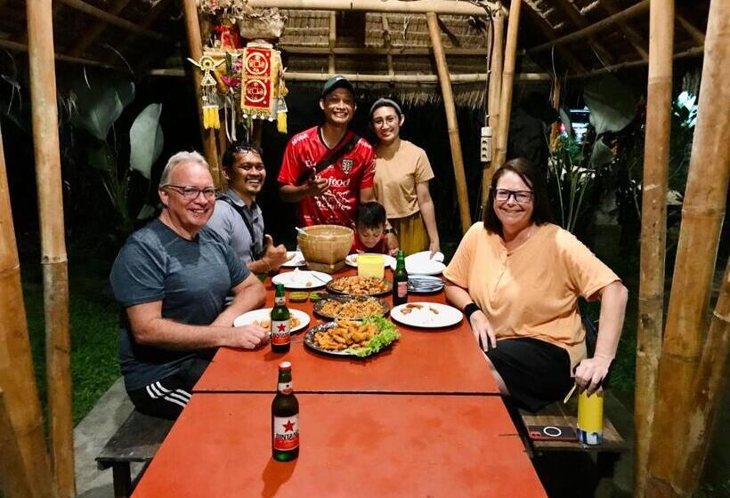 פנסיון Kubu Bakas Guest House