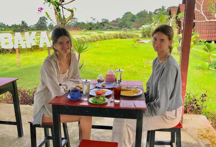 פנסיון Kubu Bakas Guest House