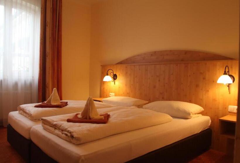 ペンション Landgasthof Ostermair