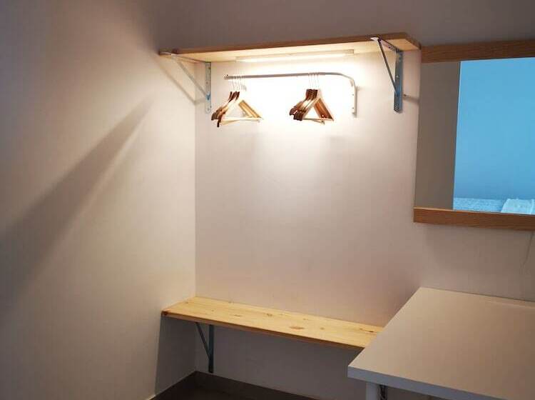 펜션 Private Couple Room On Caparica Poshtel