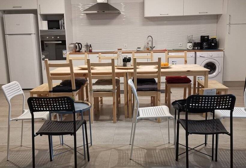 펜션 Private Couple Room On Caparica Poshtel