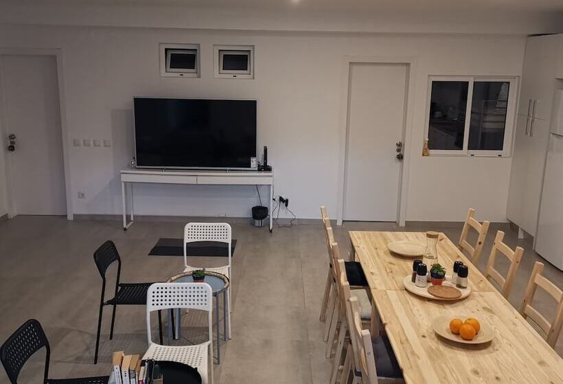 펜션 Private Couple Room On Caparica Poshtel