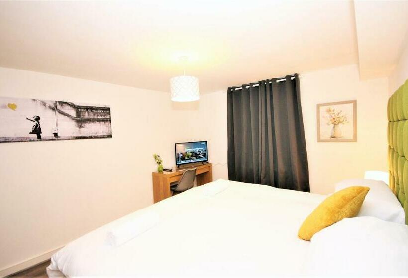 פנסיון The Aldgate Rooms