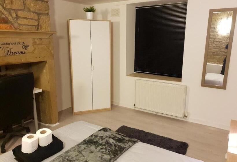 פנסיון Topaz Town House No 36