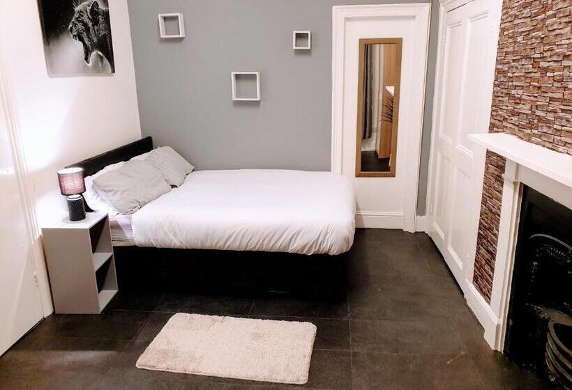 פנסיון Topaz Town House No 36