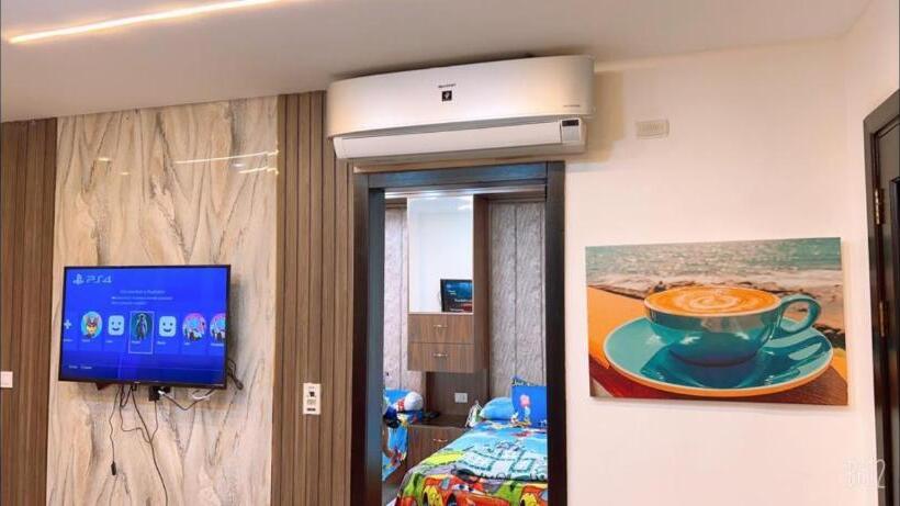 Cozy Portsaid Garden Chalet