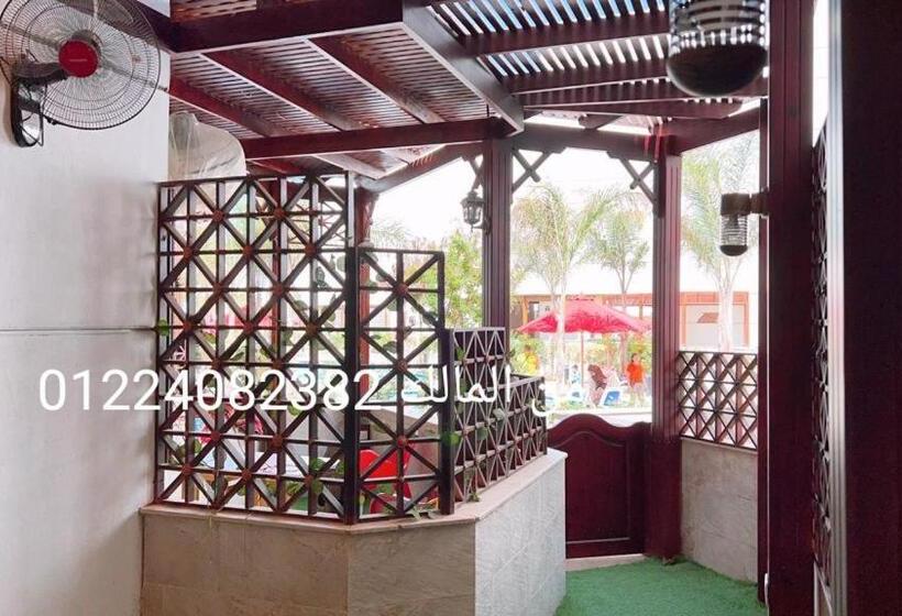 Cozy Portsaid Garden Chalet