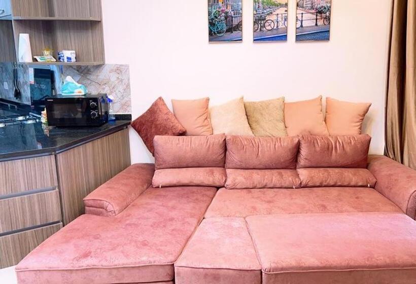 Cozy Portsaid Garden Chalet