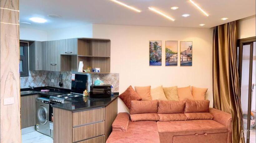 Cozy Portsaid Garden Chalet