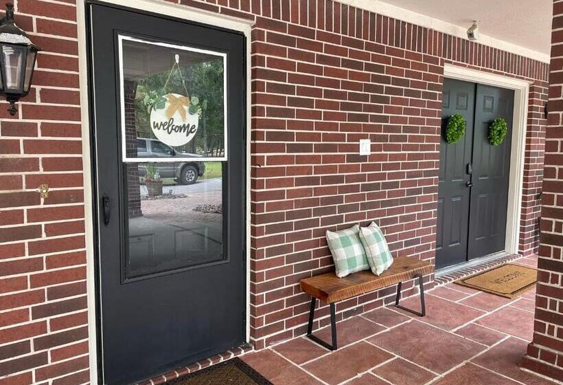 Relaxing Two Bedroom Apartment Or Studio On 13 Beautiful Wooded Acres In A Quiet Neighborhood