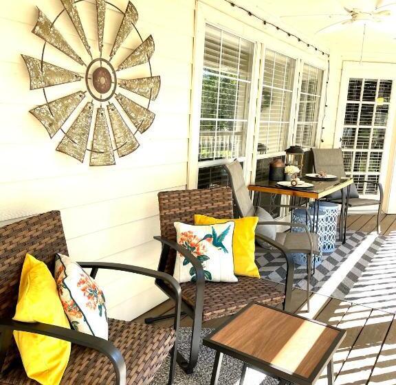 Relaxing Two Bedroom Apartment Or Studio On 13 Beautiful Wooded Acres In A Quiet Neighborhood