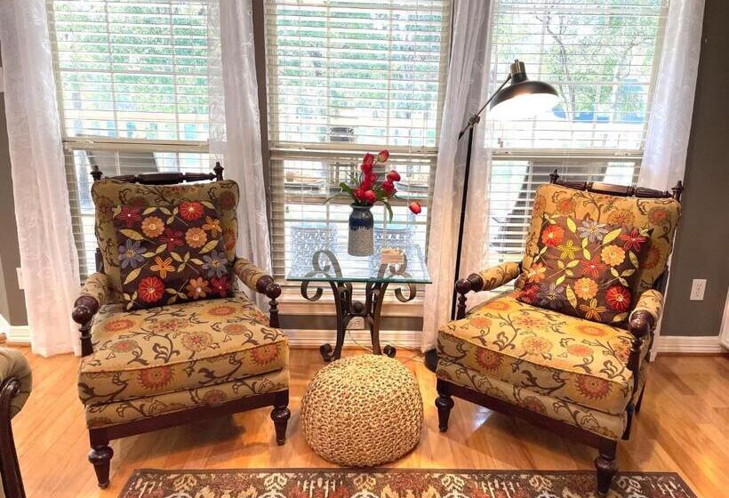 Relaxing Two Bedroom Apartment Or Studio On 13 Beautiful Wooded Acres In A Quiet Neighborhood