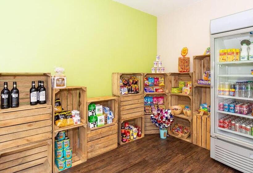 منتجع Cawood Country Park