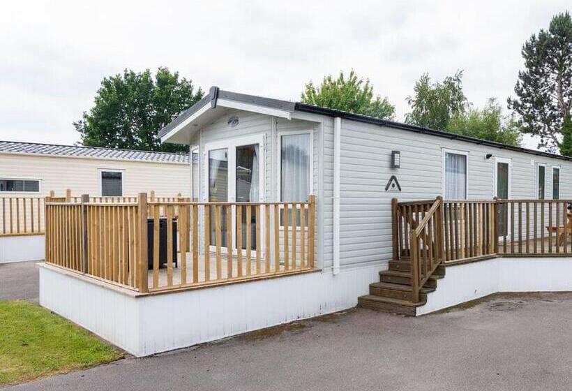 منتجع Cawood Country Park