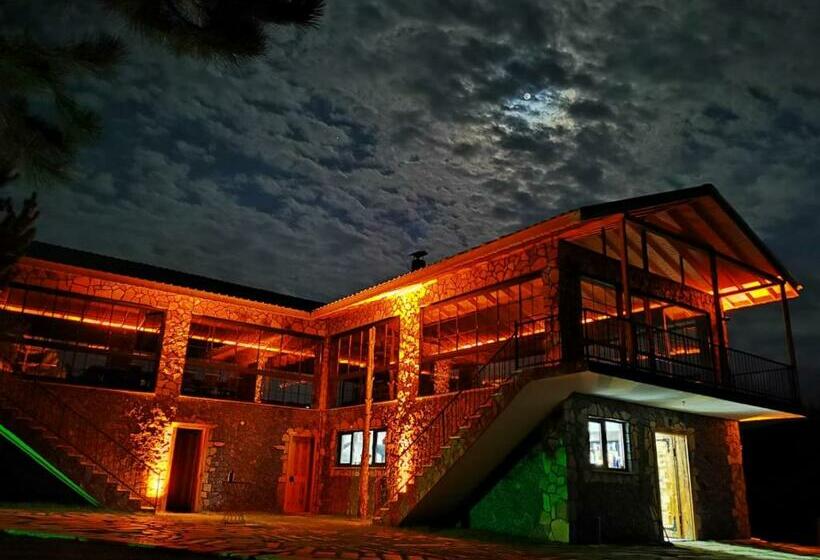 אתר נופש Fikri Atalay Konağı Bungalov Evleri