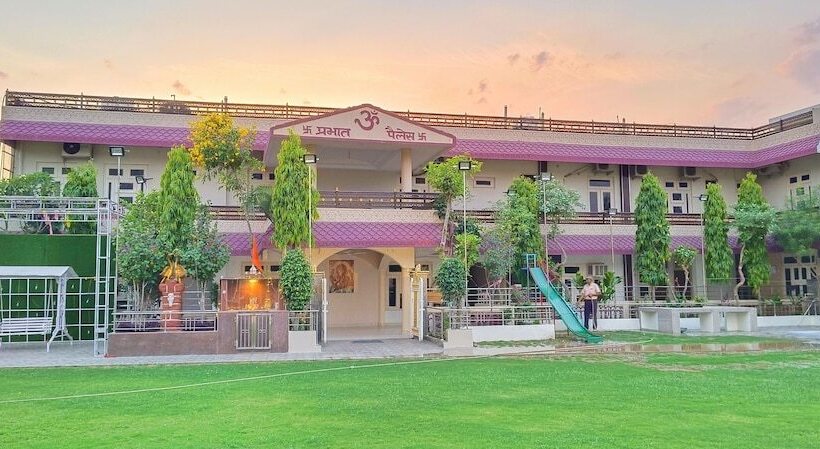 منتجع Prabhat Palace