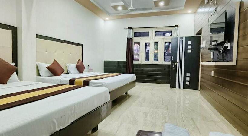 منتجع Prabhat Palace