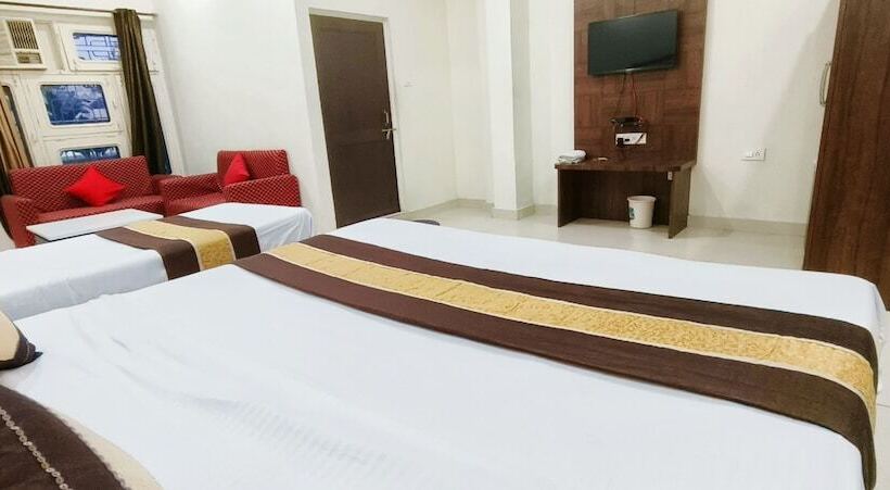 リゾートホテル Prabhat Palace