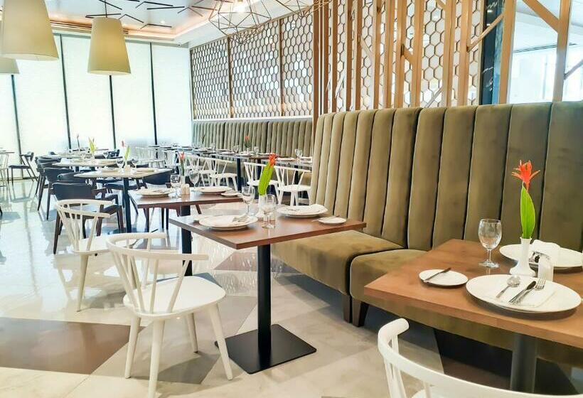 The Excelsior Hotel Las Piñas