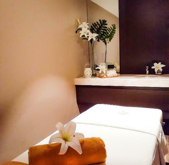 The Excelsior Hotel Las Piñas