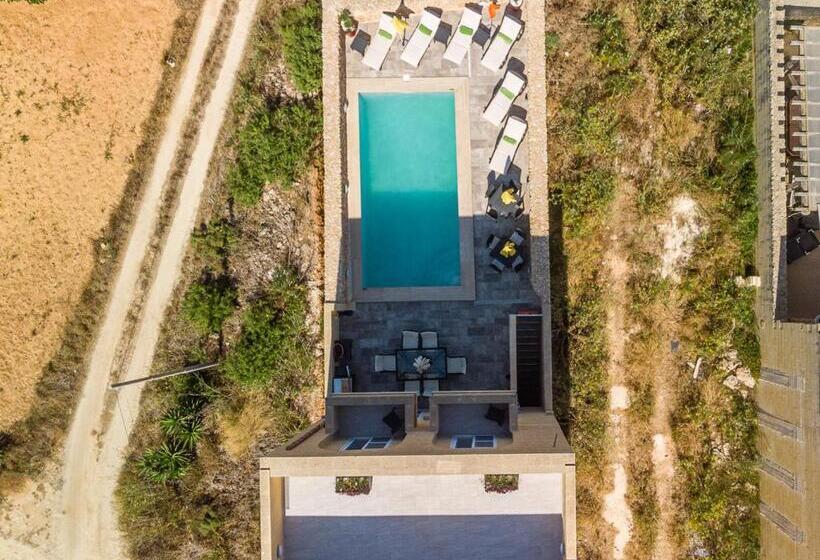 Ajuga Luxury Boutique B&b