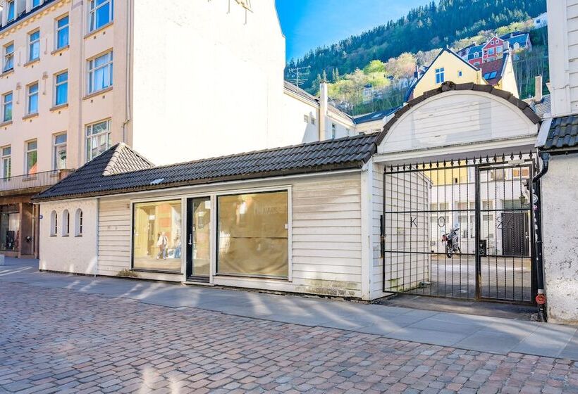 فندق صغير Fabryka