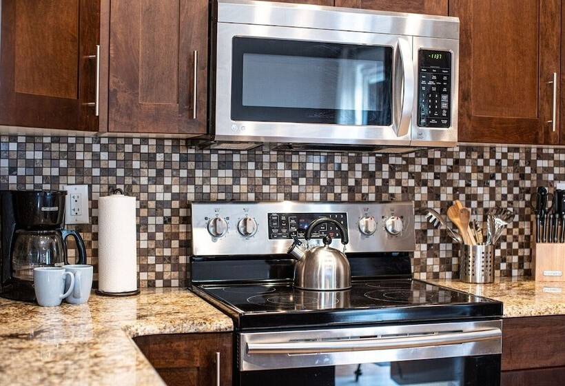 Aspen Lodge By Revelstoke Vacations