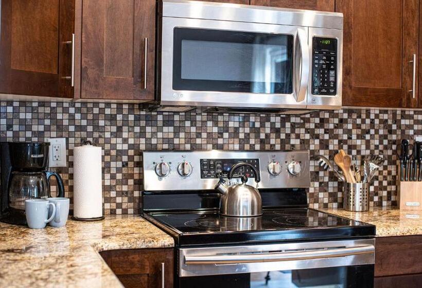 Aspen Lodge By Revelstoke Vacations