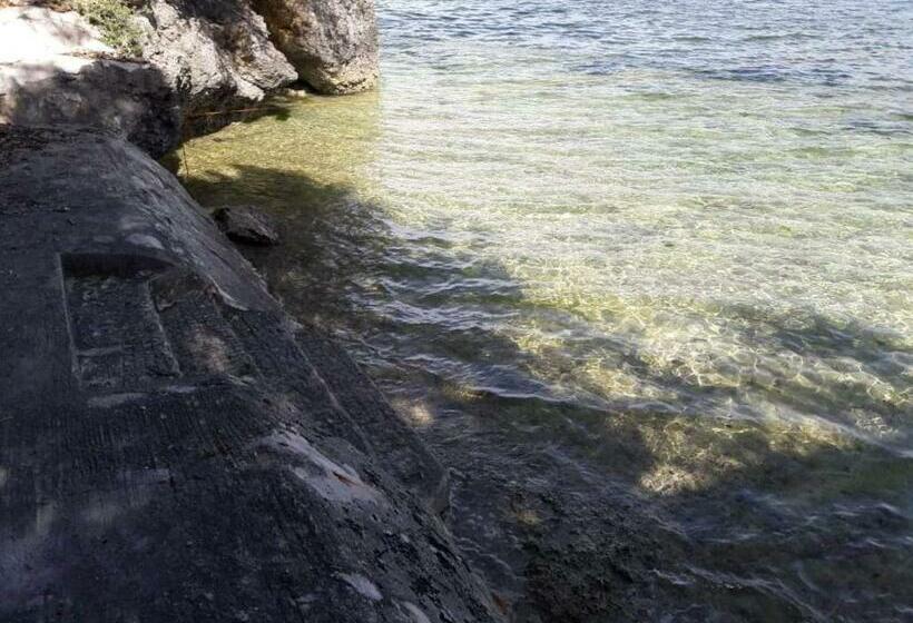 Gialyn S Bed And Breakfast