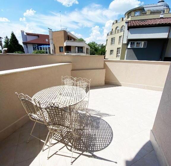 Habitat Central Apartment