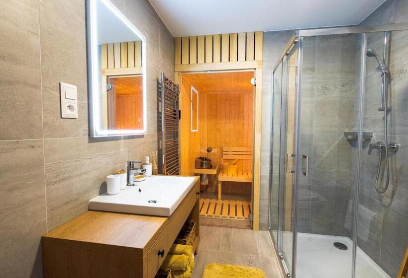 Hillhome Apartment & Sauna