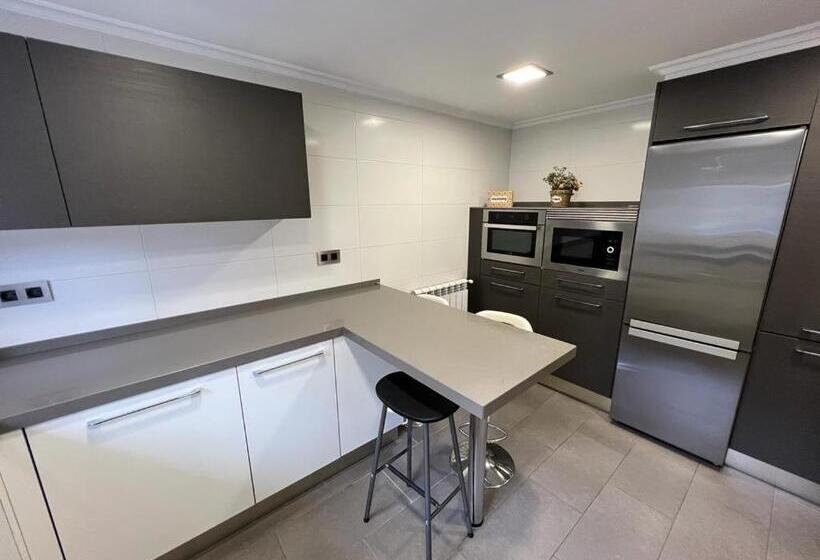 Hondargane, En Las Playas De Laga Y Laida