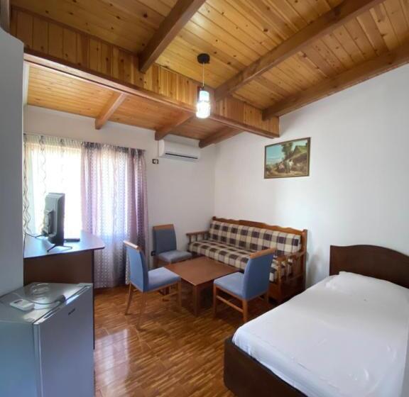 酒店 Kompleksi Jakaj