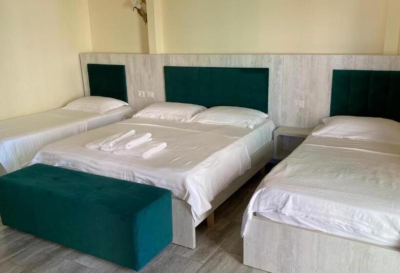 酒店 Kompleksi Jakaj