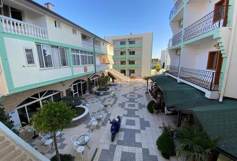 酒店 Kompleksi Jakaj