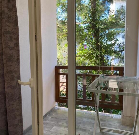 酒店 Kompleksi Jakaj