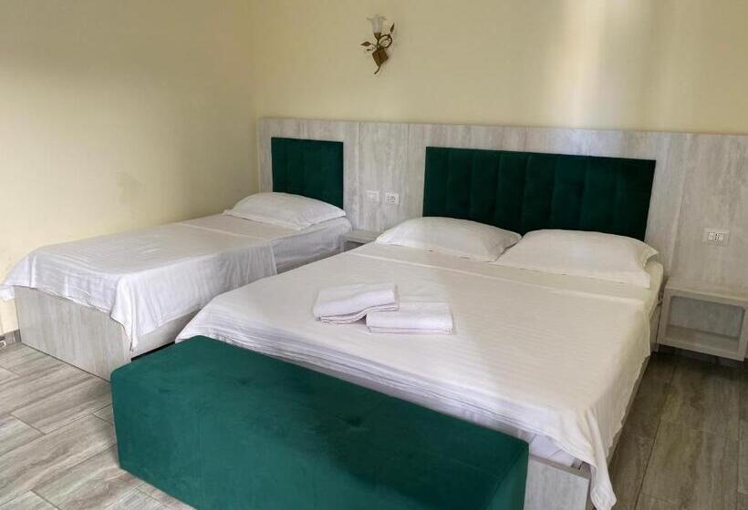 酒店 Kompleksi Jakaj