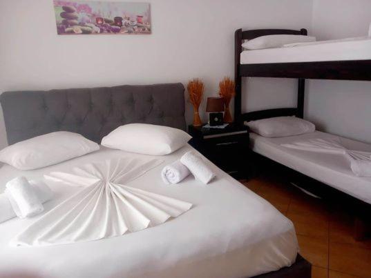 酒店 Vila Shuka Ksamil