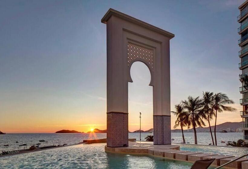 Luxury Apartment In Front Of Acapulco Beach