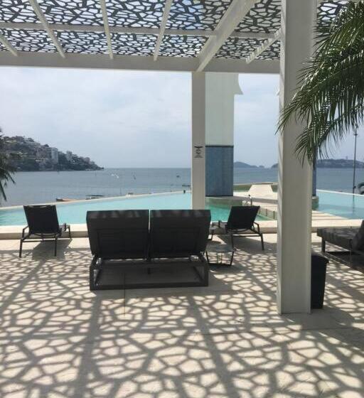 Luxury Apartment In Front Of Acapulco Beach