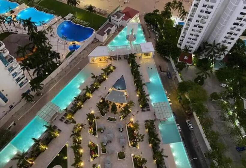 Luxury Apartment In Front Of Acapulco Beach