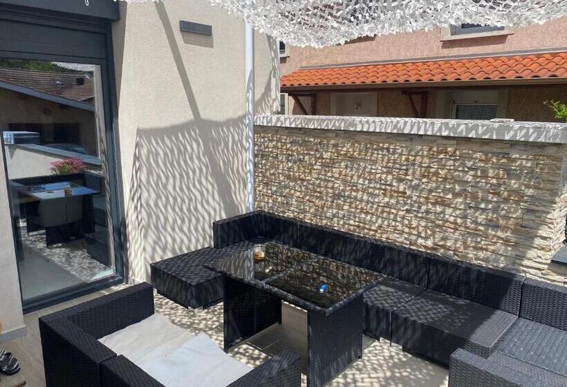 Maison Lyon 8 Jardin Parking Studio Indépendant Sur Demande