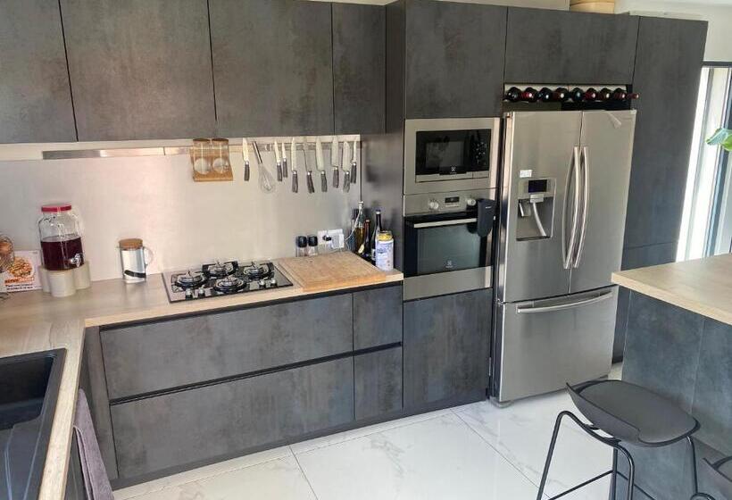 Maison Lyon 8 Jardin Parking Studio Indépendant Sur Demande