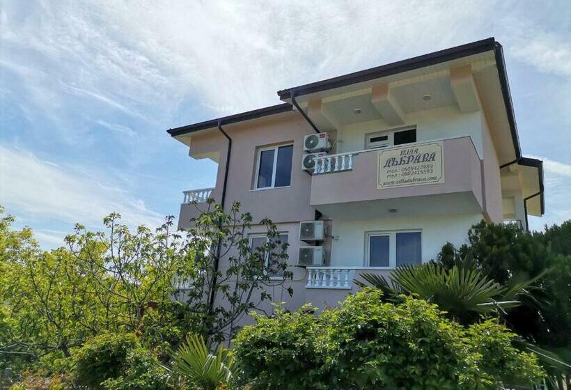 Pension вила дъбрава