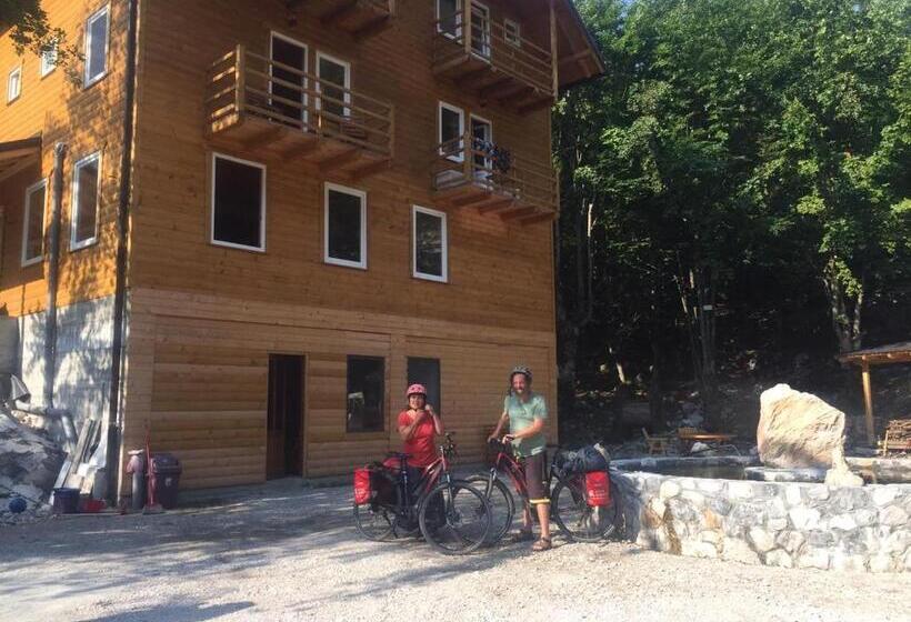 Пансион Adenisi Guesthouse