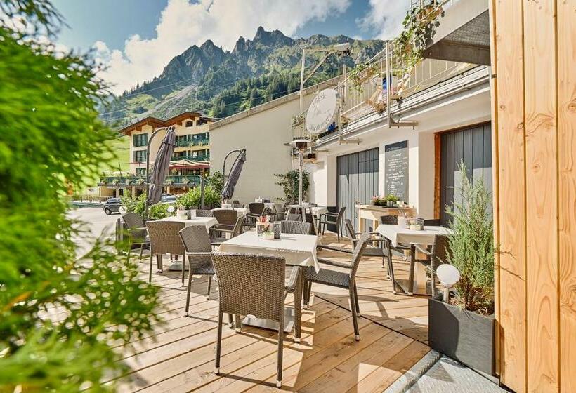 펜션 Haus Flexen Rooms & Apartments